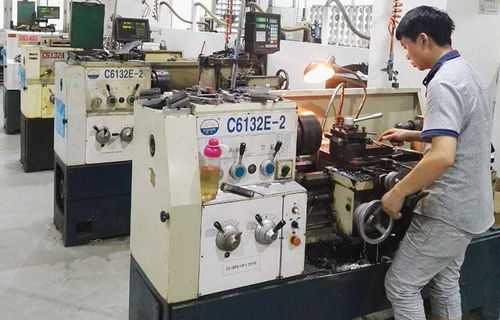 精密機械加工中何為車床